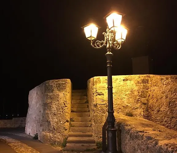 לינה וארוחת בוקר Caricia 3*