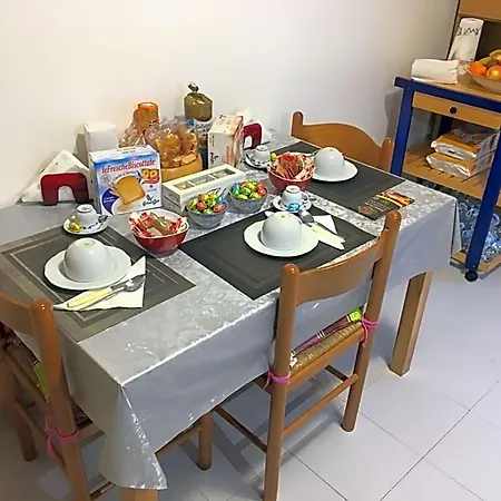 Alojamento de Acomodação e Pequeno-almoço Caricia