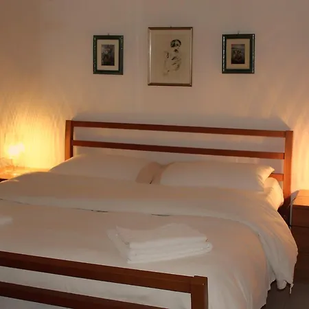 Bed & Breakfast Caricia 3*
