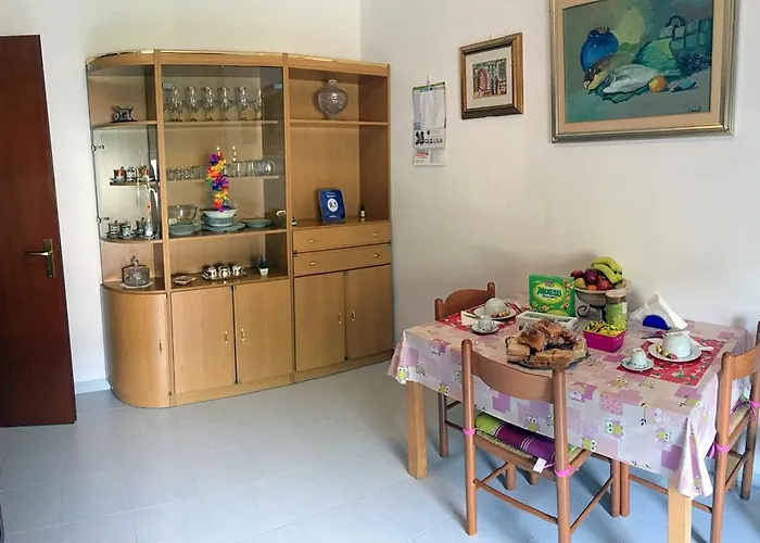 Alojamento de Acomodação e Pequeno-almoço Caricia 3*